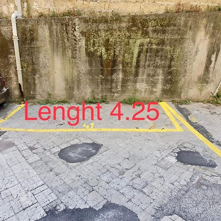 Ferienwohnung Hostly - Vittoria House - Near The Center With Private Parking Neapel Exterior foto