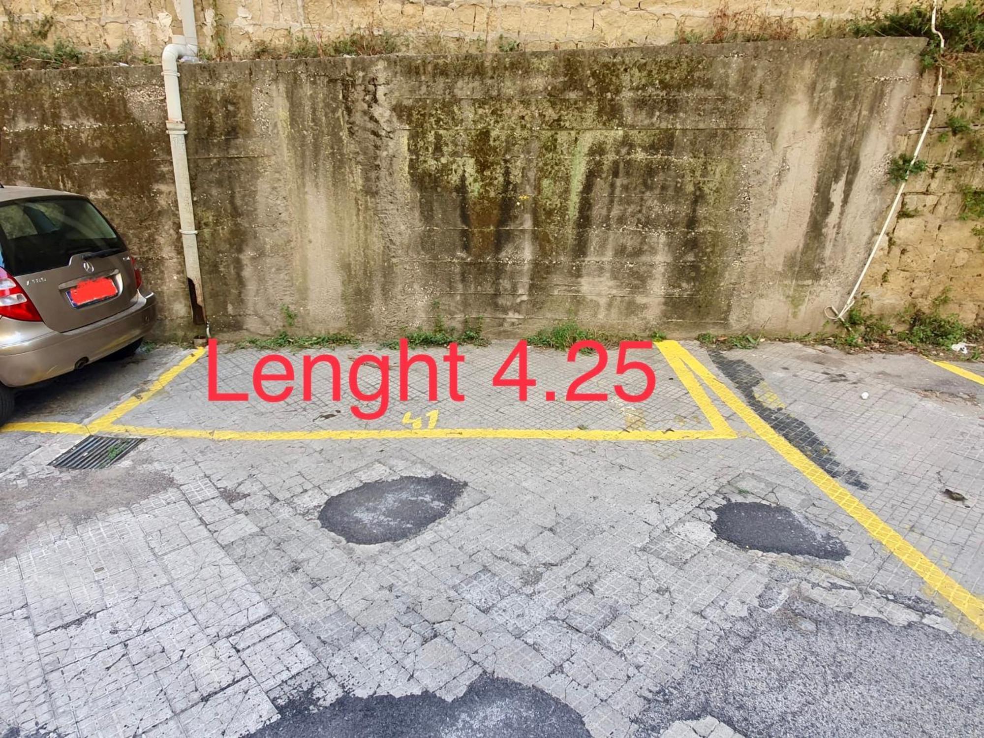 Ferienwohnung Hostly - Vittoria House - Near The Center With Private Parking Neapel Exterior foto